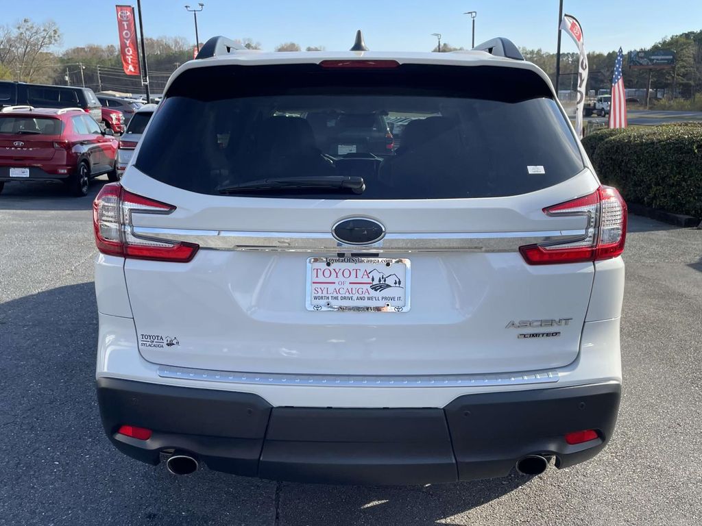 2024 Subaru Ascent Limited photo 3