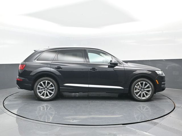 2019 Audi Q7 55 Premium photo 2