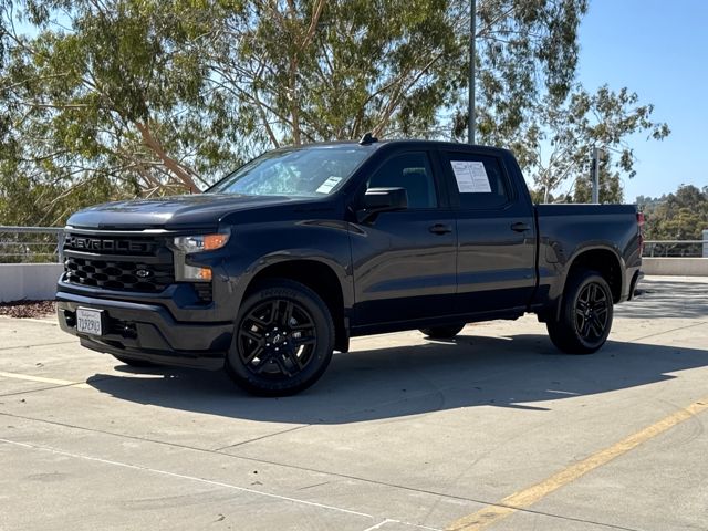 2023 Chevrolet Silverado 1500 Custom photo 2