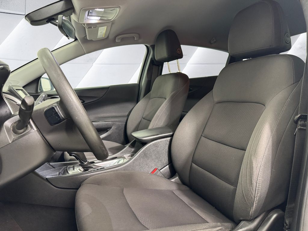 2018 Chevrolet Malibu photo 8