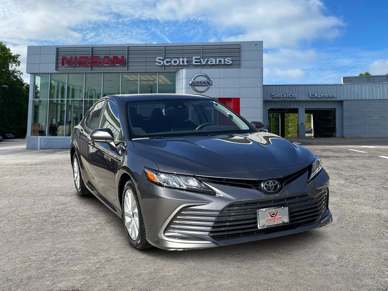 2022 Toyota Camry LE's photo