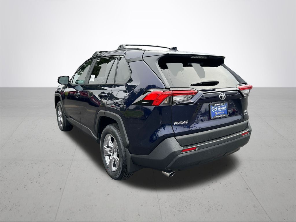 2025 Toyota RAV4 XLE photo 9