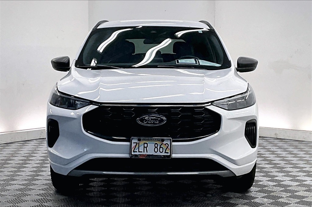 2023 Ford Escape ST-Line photo 2
