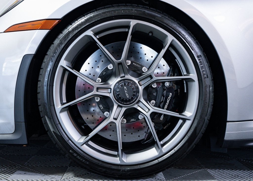2024 Porsche 911 GT3 photo 3