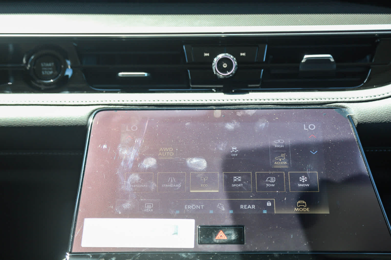 2025 Infiniti QX80 Luxe photo 16