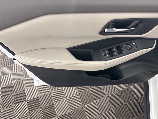 2024 Nissan Rogue SV photo 17