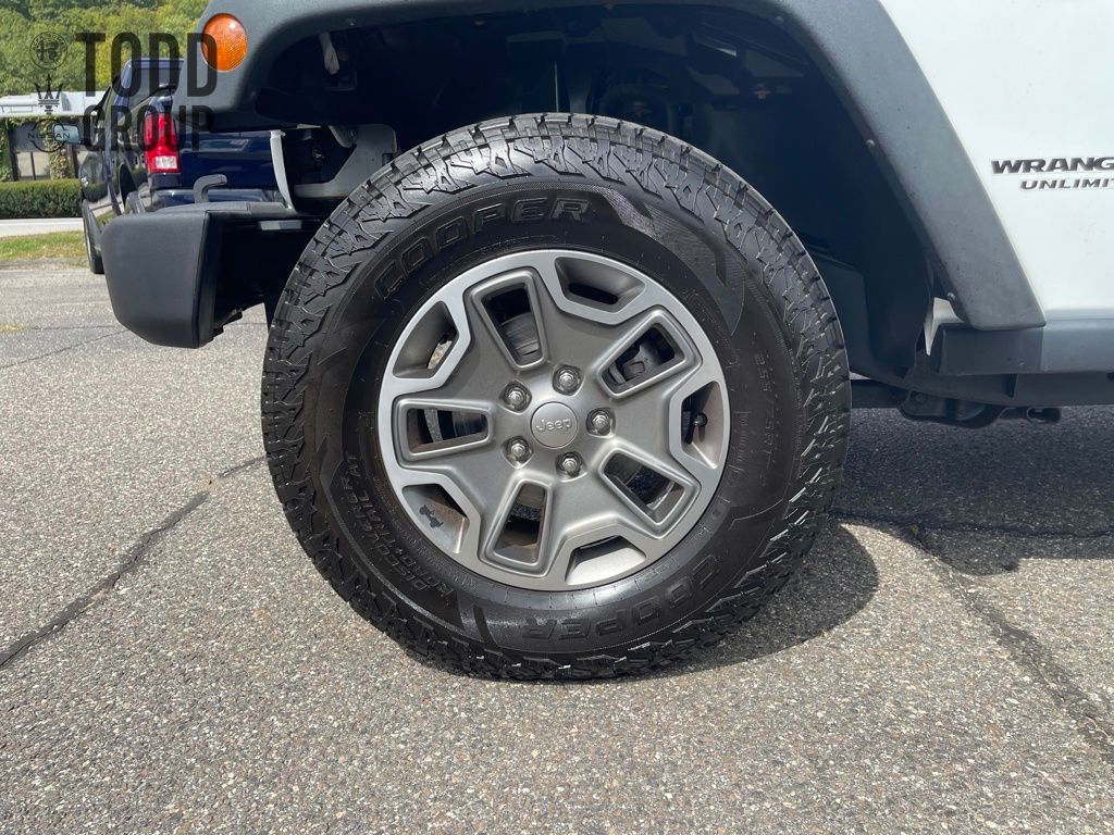 2017 Jeep Wrangler Unlimited Rubicon photo 22