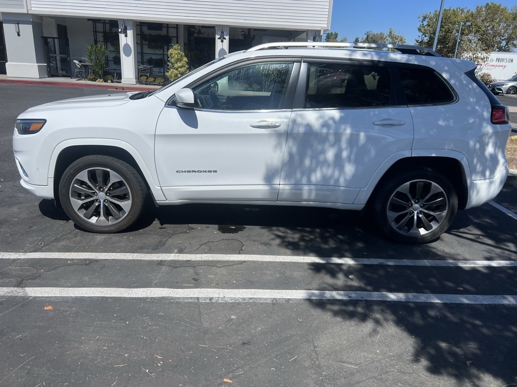 2019 Jeep Cherokee Overland photo 2