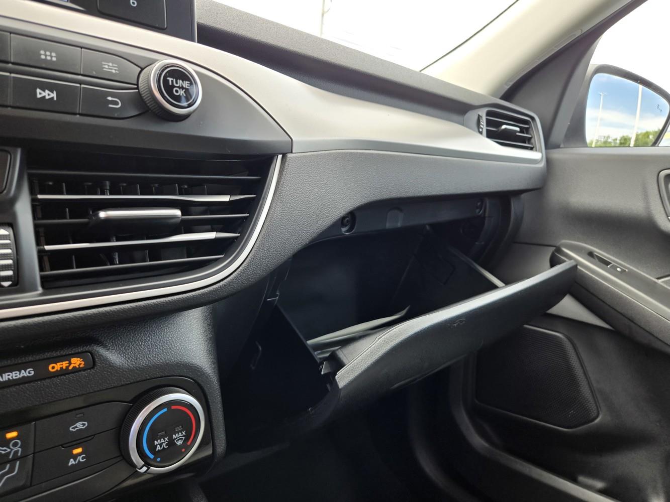 2022 Ford Escape S photo 12