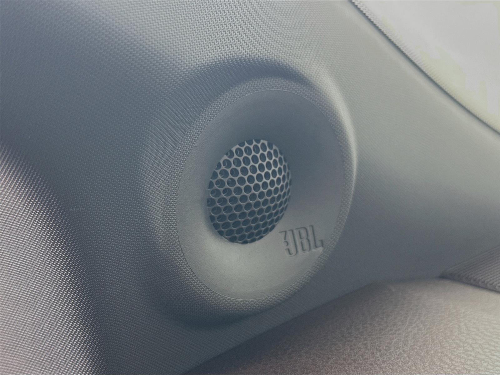 2023 Toyota Sienna Platinum photo 27