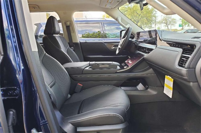 2025 Infiniti QX80 Luxe photo 11