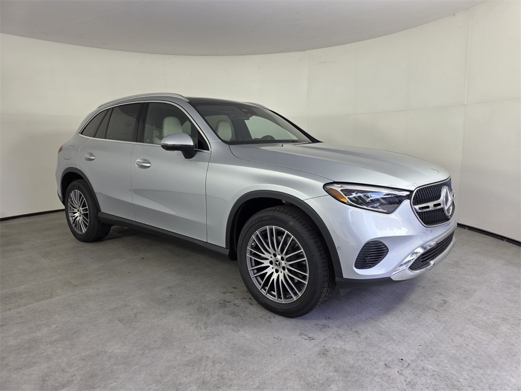 2026 Mercedes-Benz GLC Base's photo