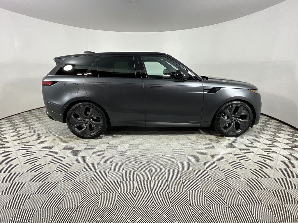 2025 Land Rover Range Rover Sport P460e Dynamic SE photo 4