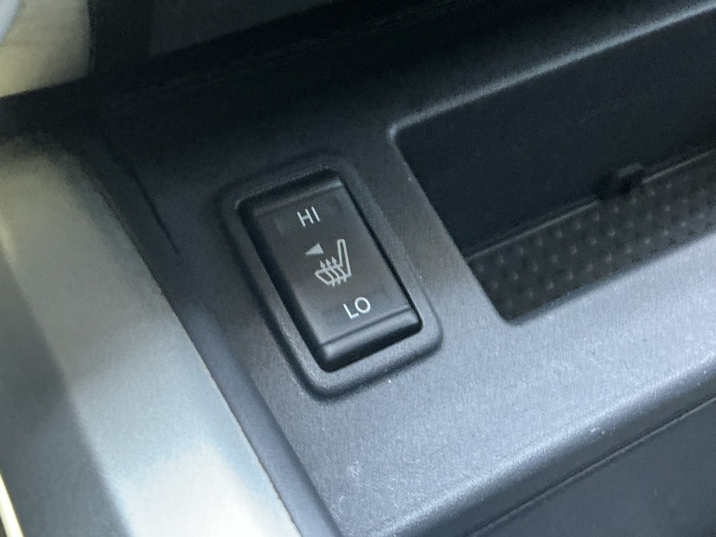 2019 Nissan Titan SL photo 22