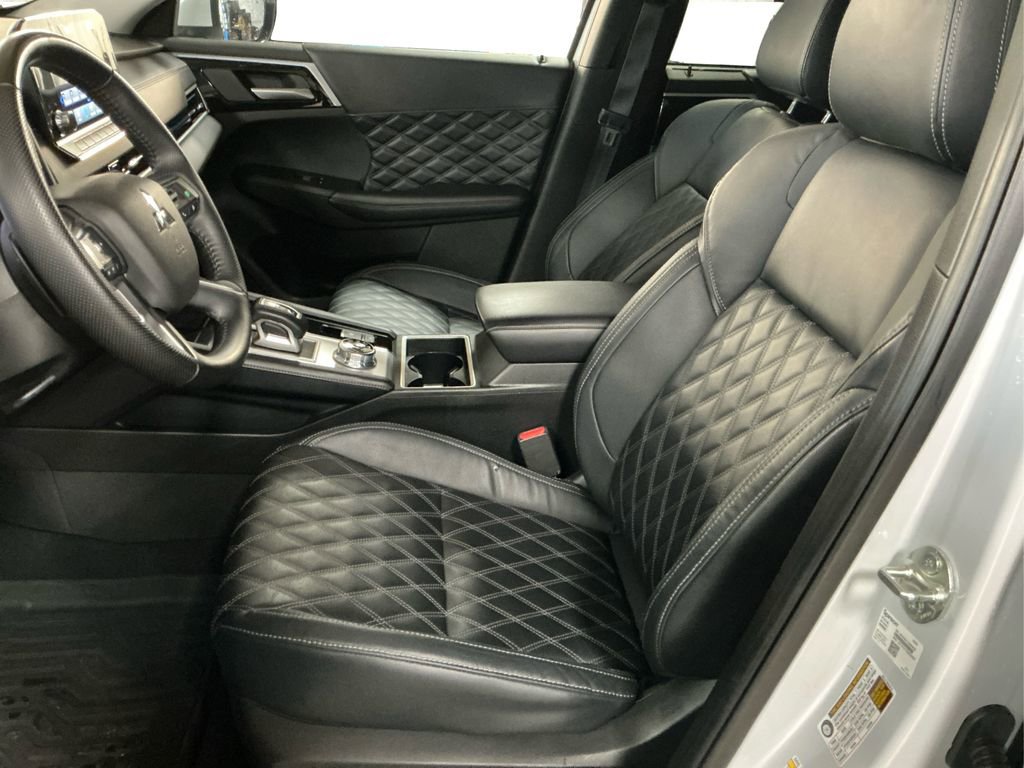 2024 Mitsubishi Outlander SEL photo 20