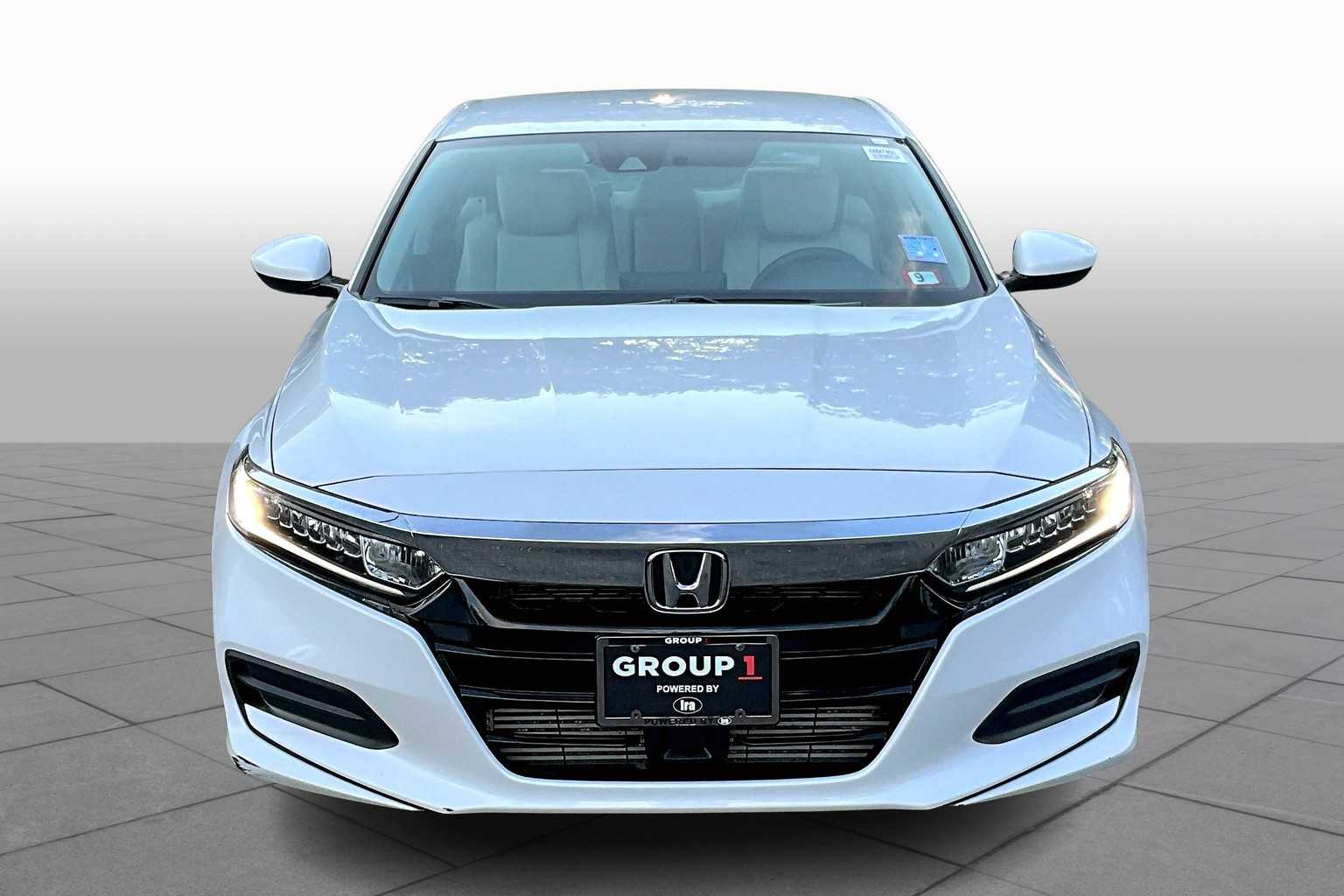 2019 Honda Accord LX 1.5T photo 3