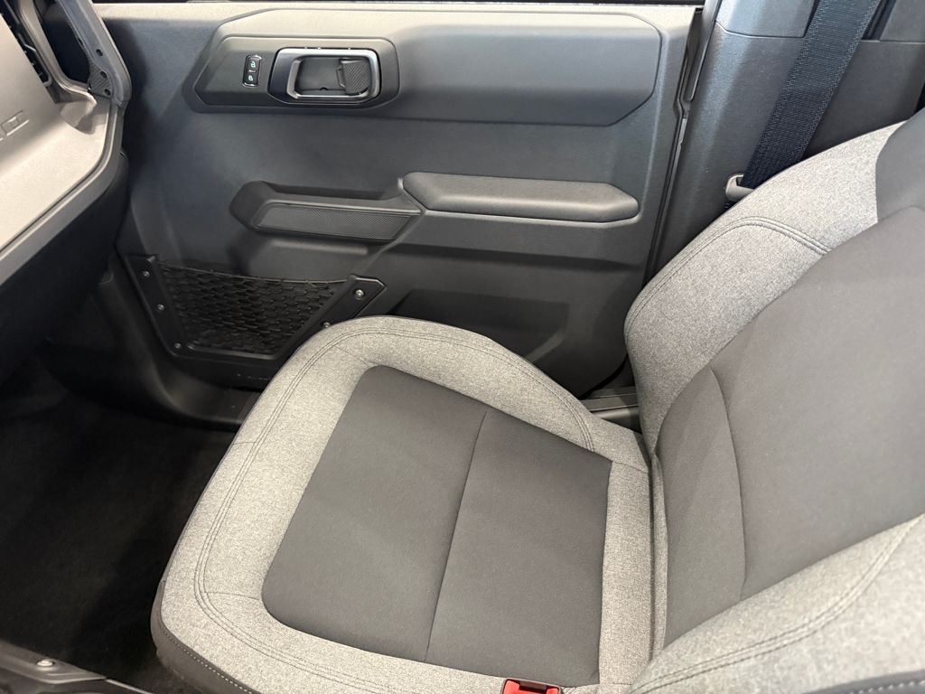2025 Ford Bronco Base photo 19