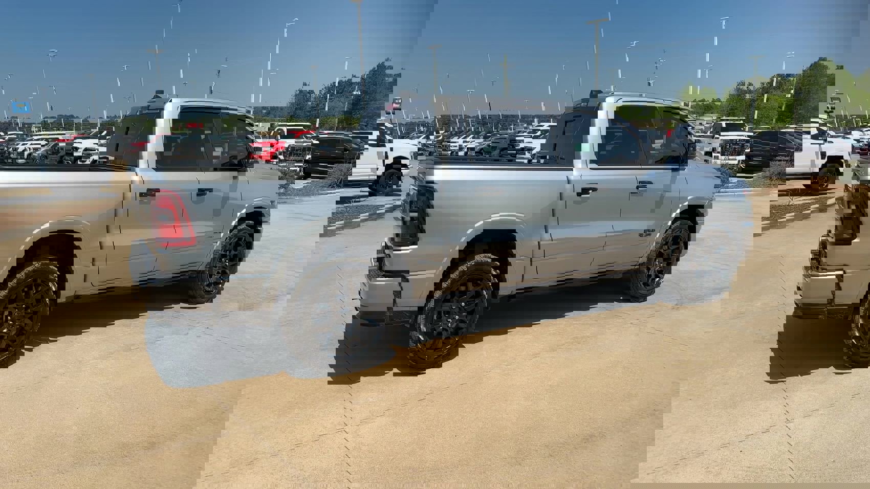 2025 Ram 1500 Laramie photo 8