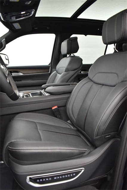 2024 Jeep Grand Wagoneer photo 10