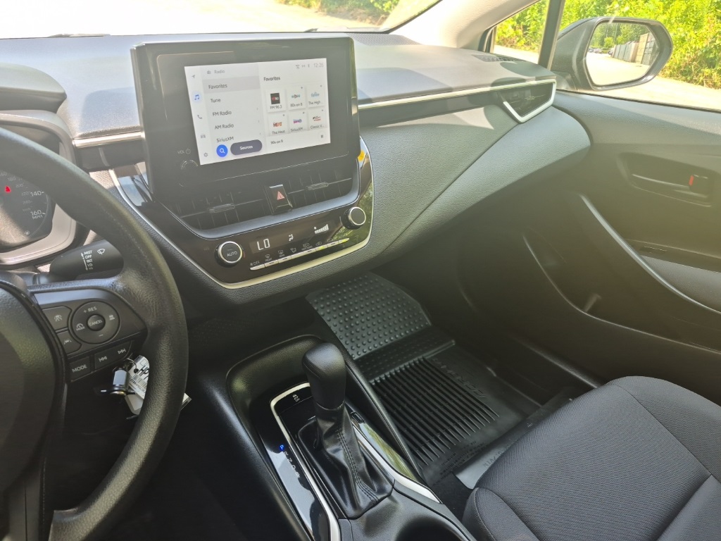 2024 Toyota Corolla LE photo 16
