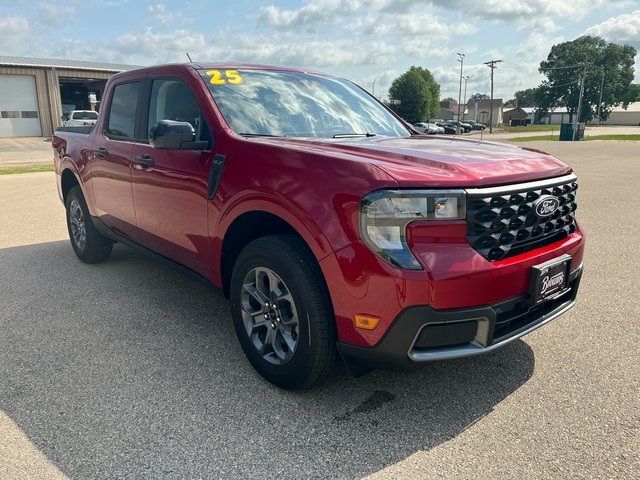 2025 Ford Maverick XLT photo 2