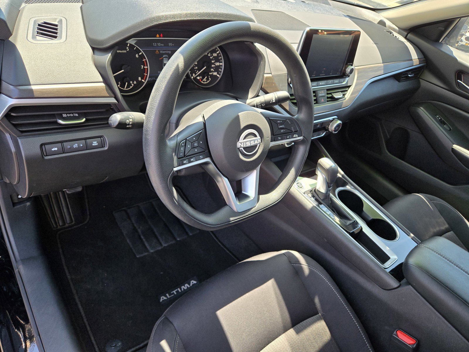 2024 Nissan Altima 2.5 SV photo 12