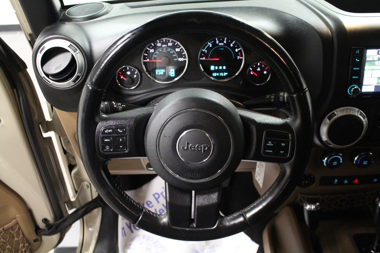 2016 Jeep Wrangler Unlimited Sahara photo 15