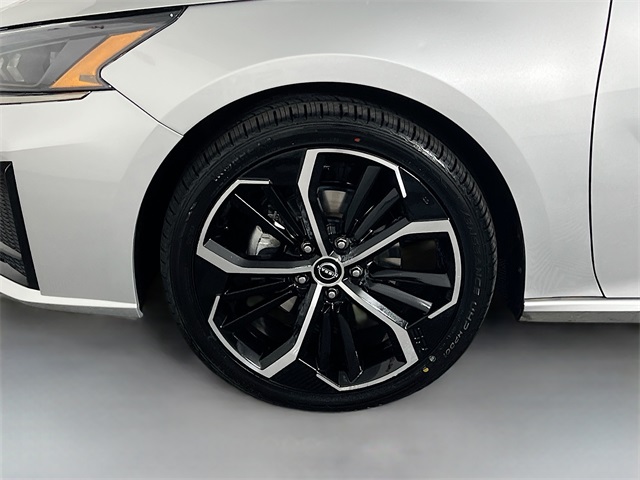 2023 Nissan Altima 2.5 SR photo 25