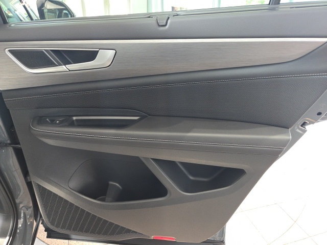 2025 Volkswagen Atlas Cross Sport SE Technology photo 12