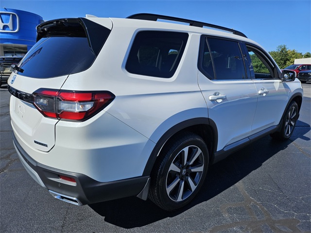 2024 Honda Pilot Touring photo 6