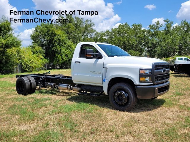 2024 Chevrolet Silverado 4500 Medium Duty Chassis Cab Work Truck's photo