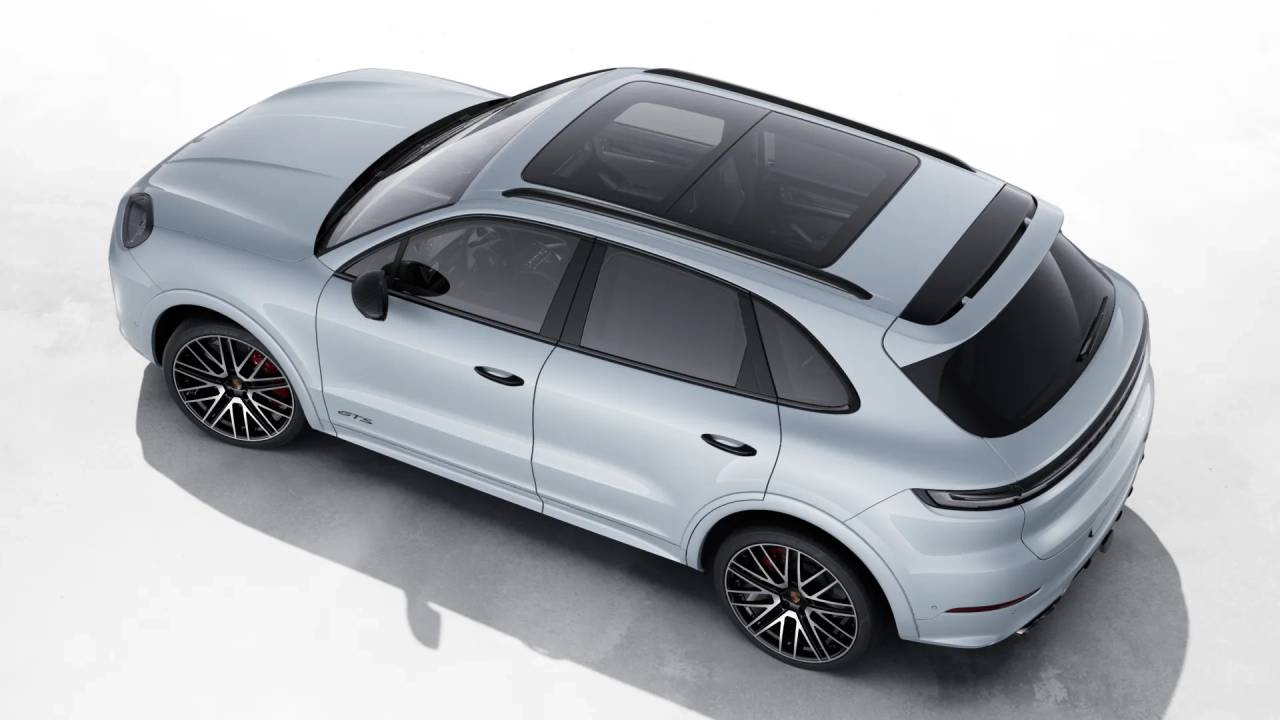 2026 Porsche Cayenne GTS photo 4