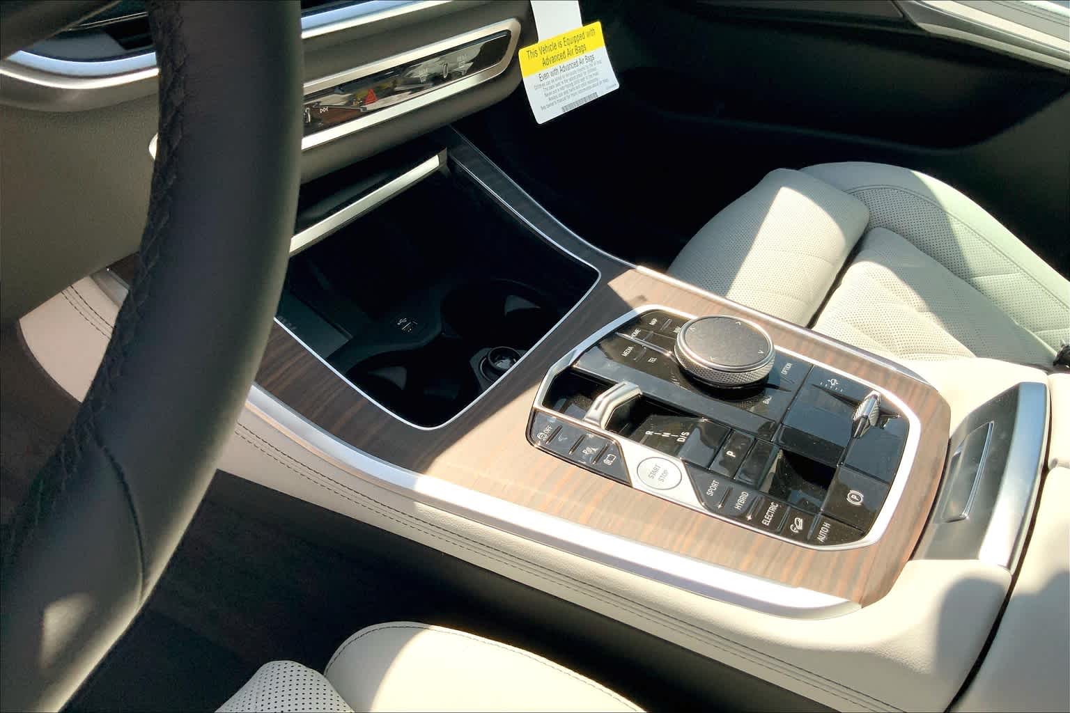 New 2025 Skyscraper Grey Metallic BMW xDrive50e image 7