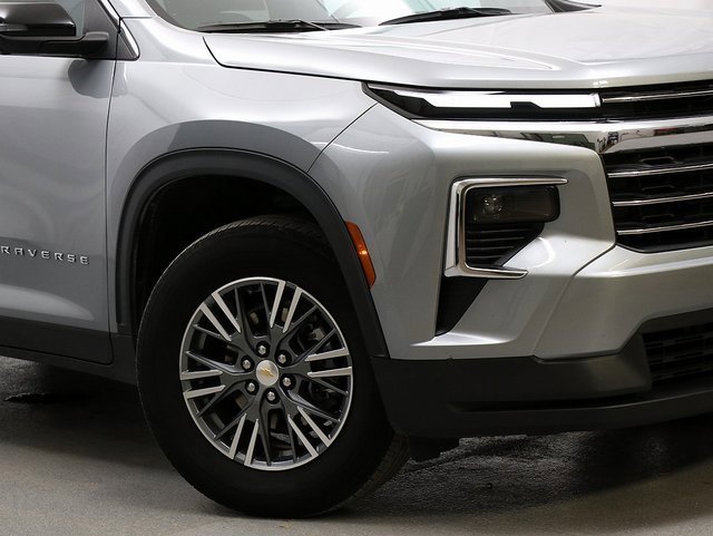 2024 Chevrolet Traverse photo 3