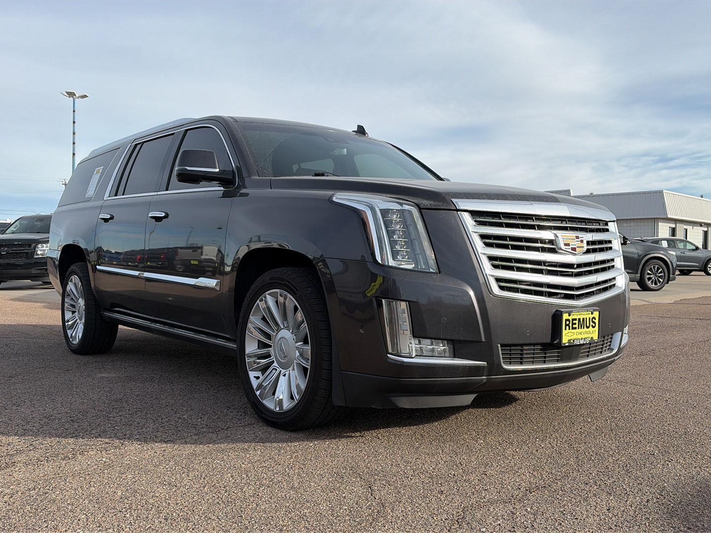 2017 Cadillac Escalade ESV Platinum's photo