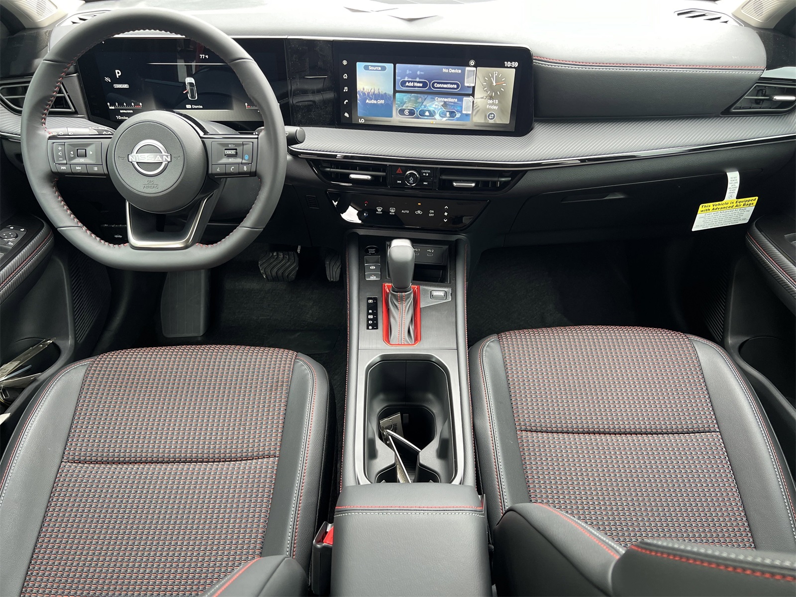 2025 Nissan Kicks SR photo 3