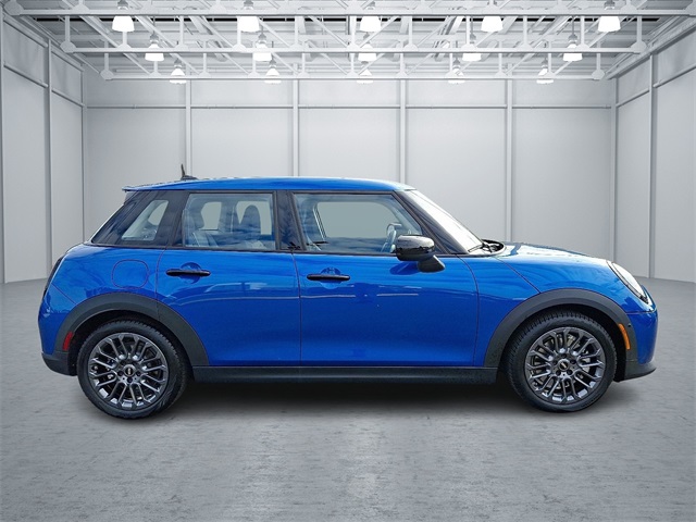 2025 Mini Cooper 4 Door Hardtop Signature photo 4