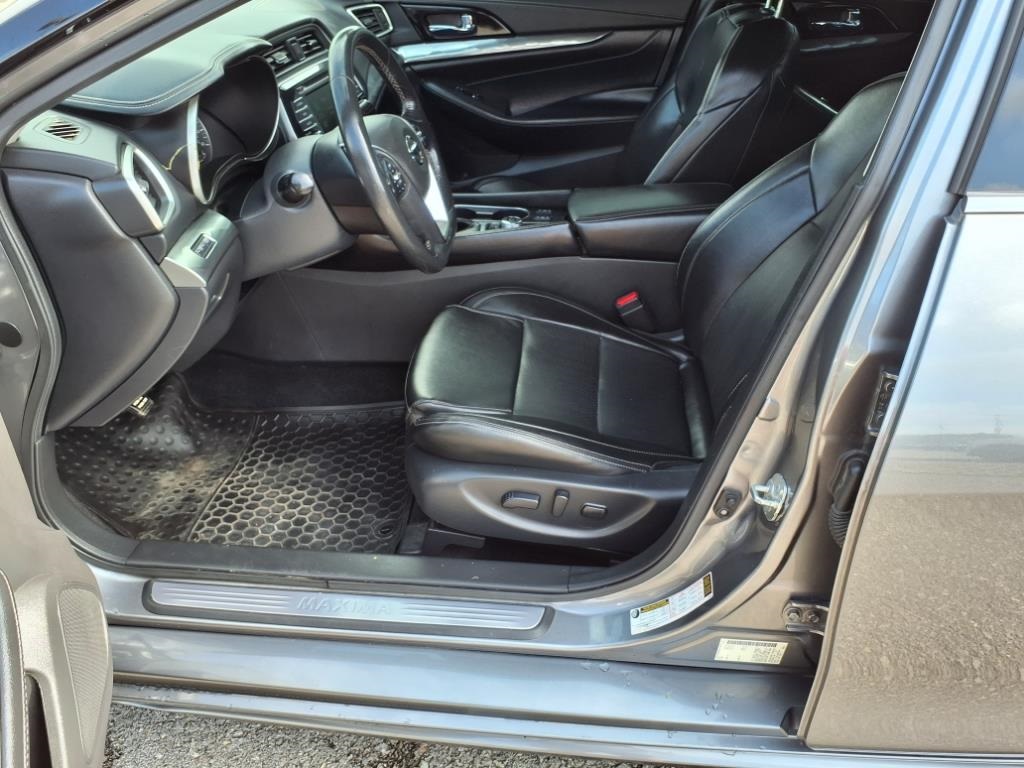 2021 Nissan Maxima SV photo 10