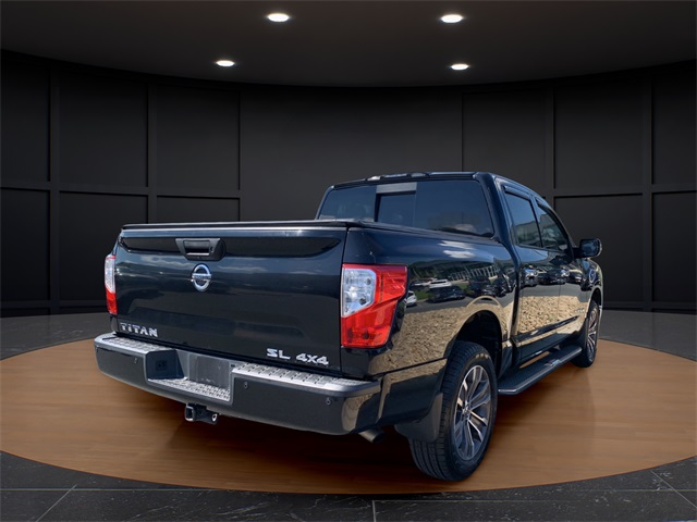 2017 Nissan Titan SL photo 3