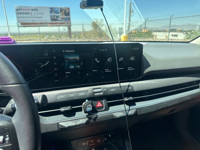 Used 2025 Snow White Pearl Kia EX image 19