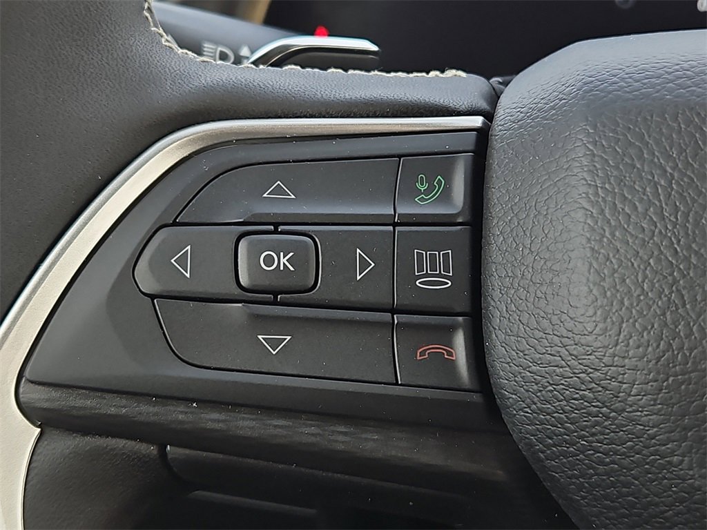 2025 Jeep Grand Cherokee Laredo X photo 14