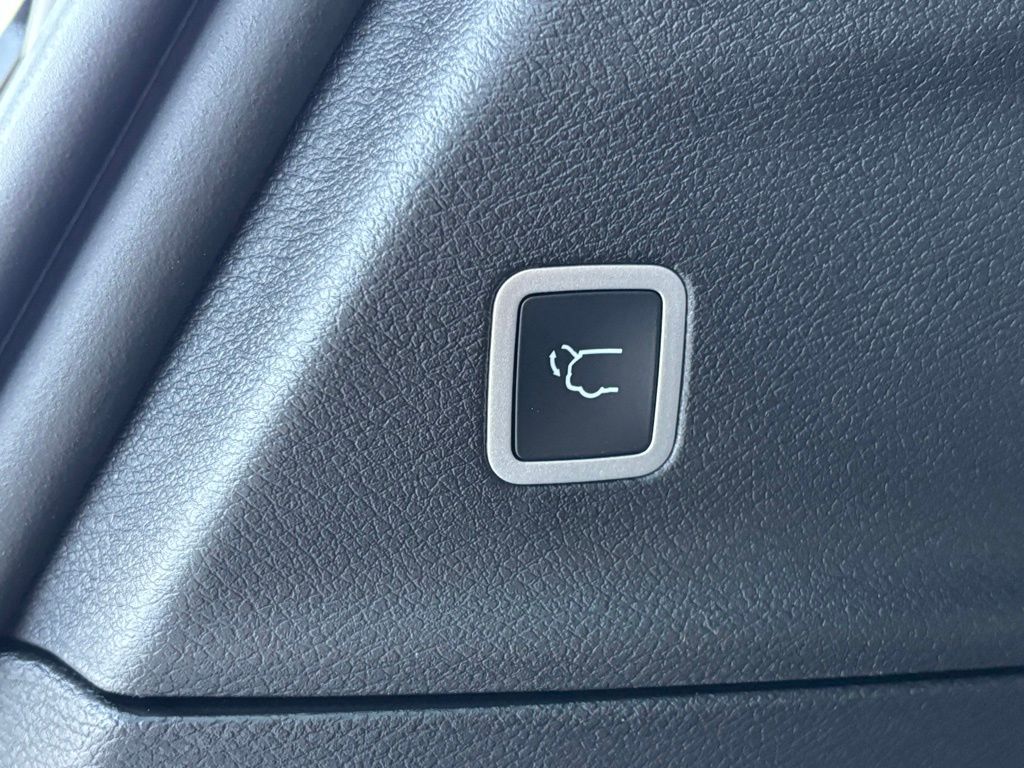 2026 Chrysler Pacifica photo 23