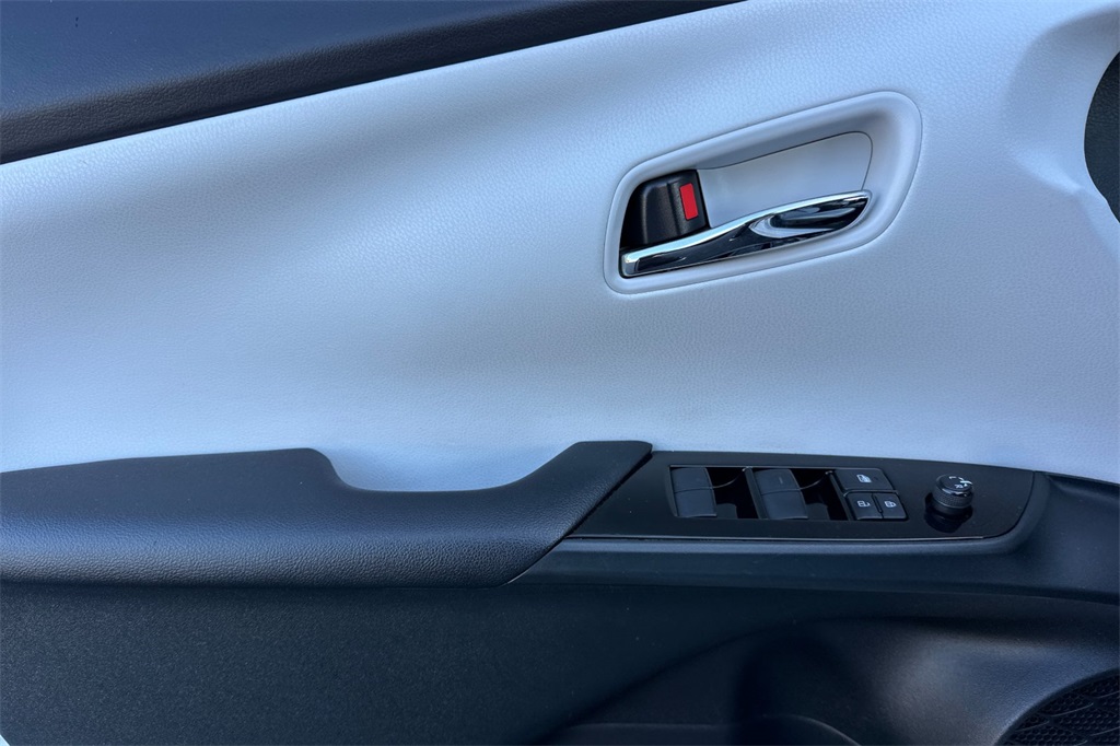 2022 Toyota Prius Prime XLE photo 11