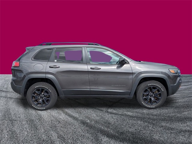 2022 Jeep Cherokee Trailhawk photo 2