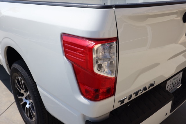 2023 Nissan Titan SV photo 6