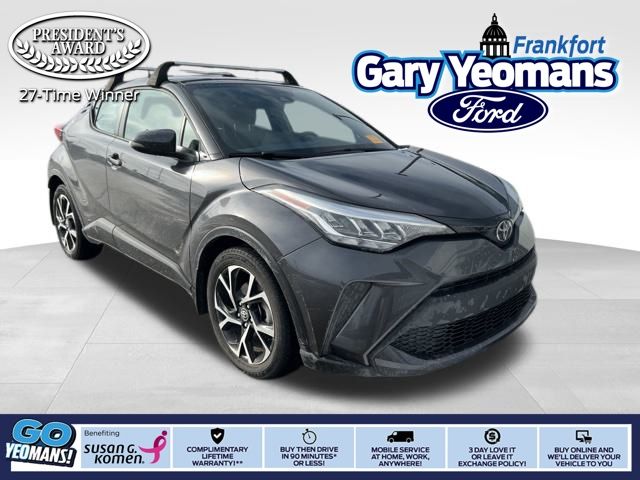 2021 Toyota C-HR XLE's photo