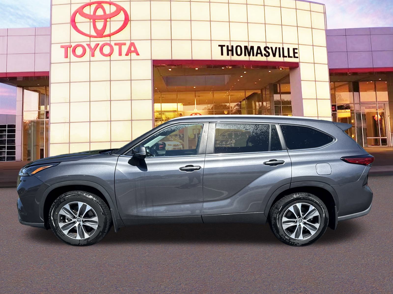2023 Toyota Highlander XLE photo 8
