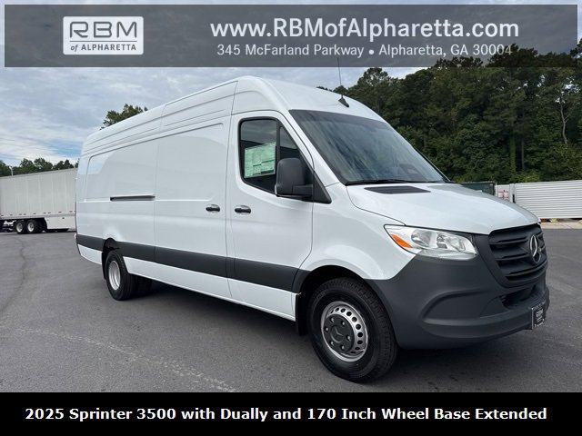 2025 Mercedes-Benz Sprinter Cargo Van Base's photo