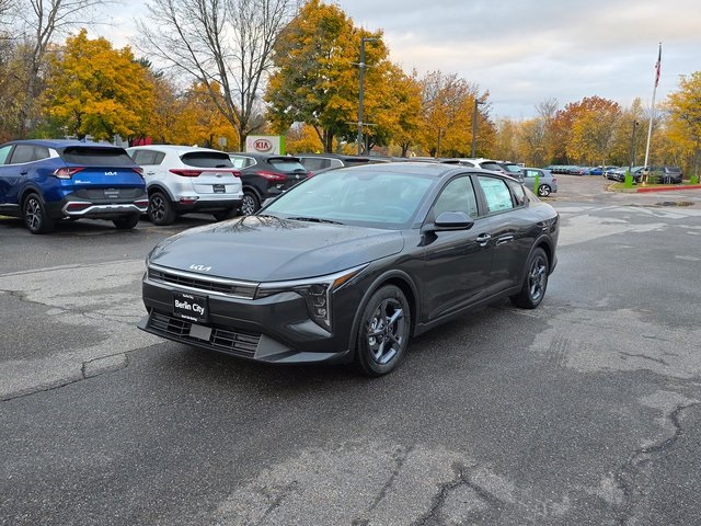 2025 Kia K4 LXS photo 2