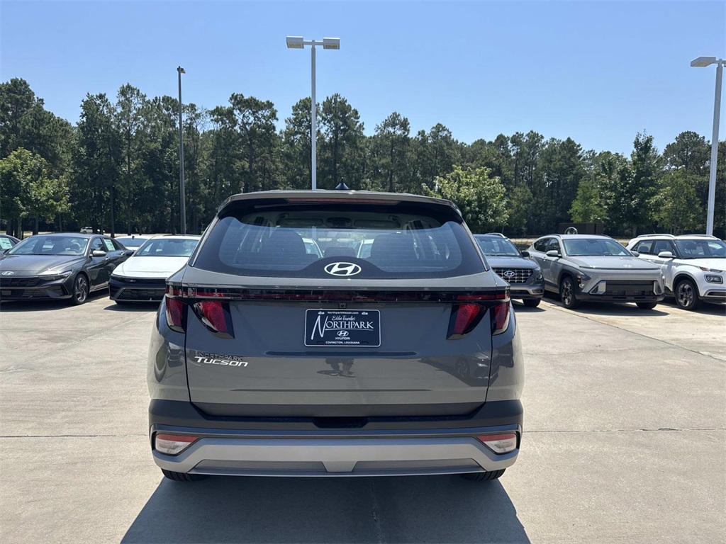 2026 Hyundai Tucson SE photo 4